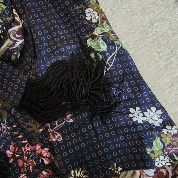 Zara LS Women's Top w Neck Tie - Picture 3 of 5